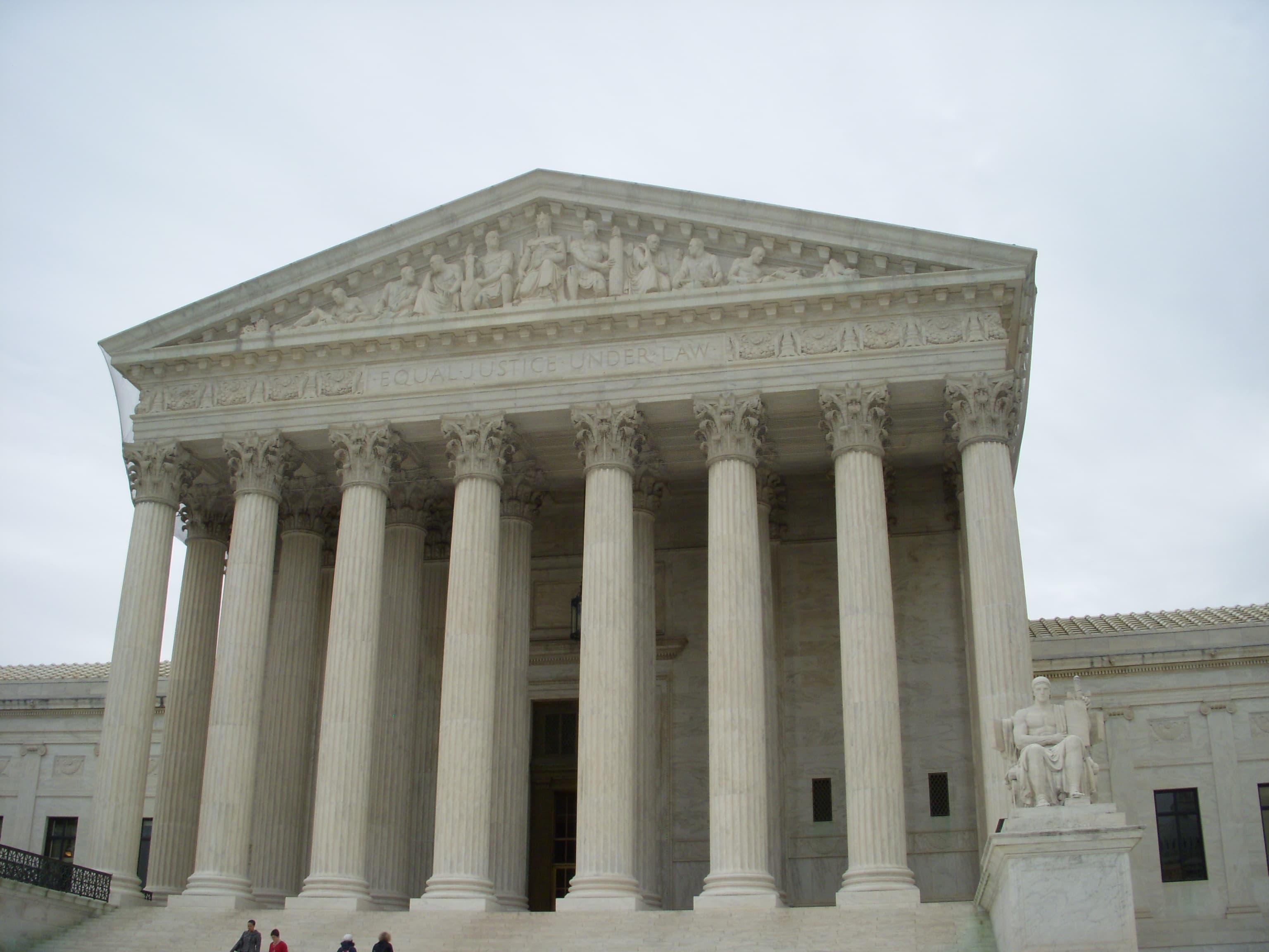 Alabama plaintiffs urge SCOTUS to keep redistricting injunction