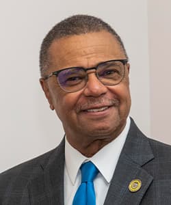 Marvin Holmes