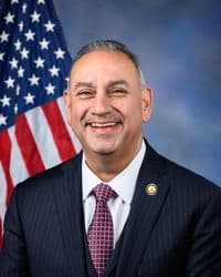 Gil Cisneros portrait