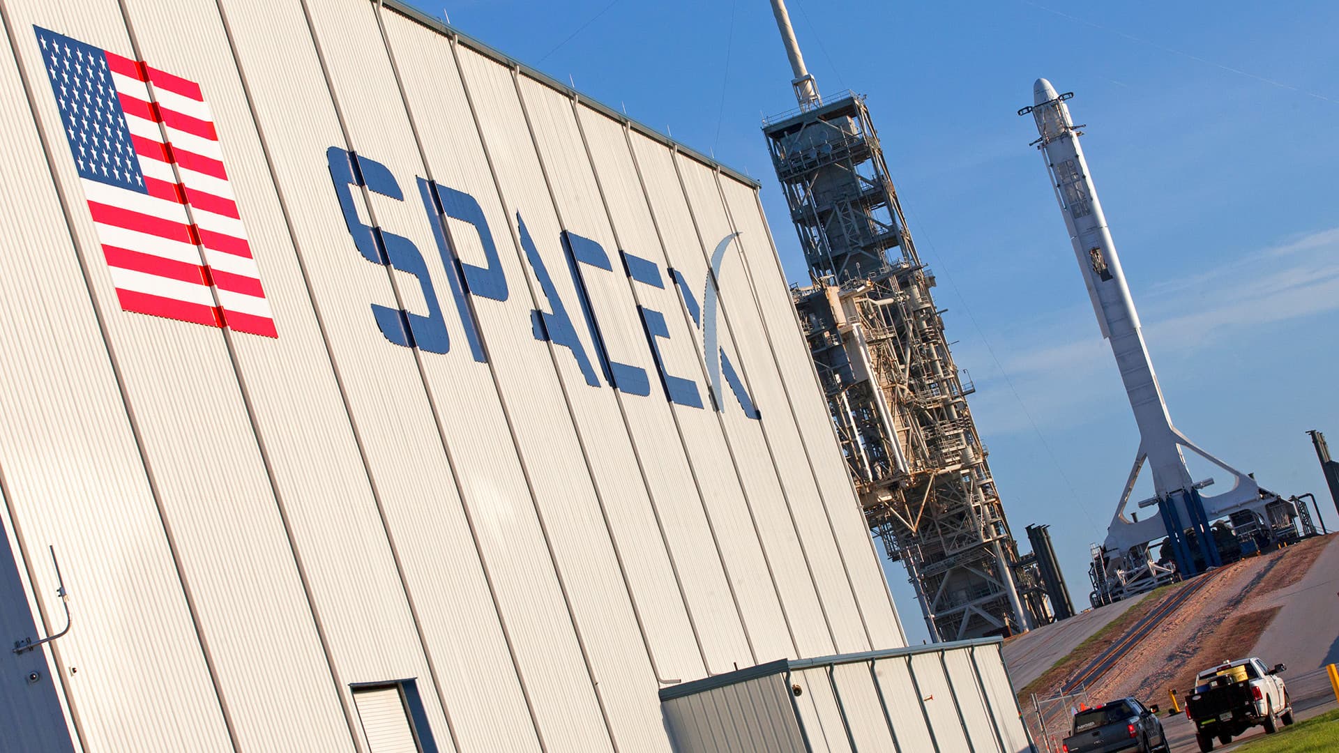 SpaceX revenue projection and Starlink military contracts raise oversight questions